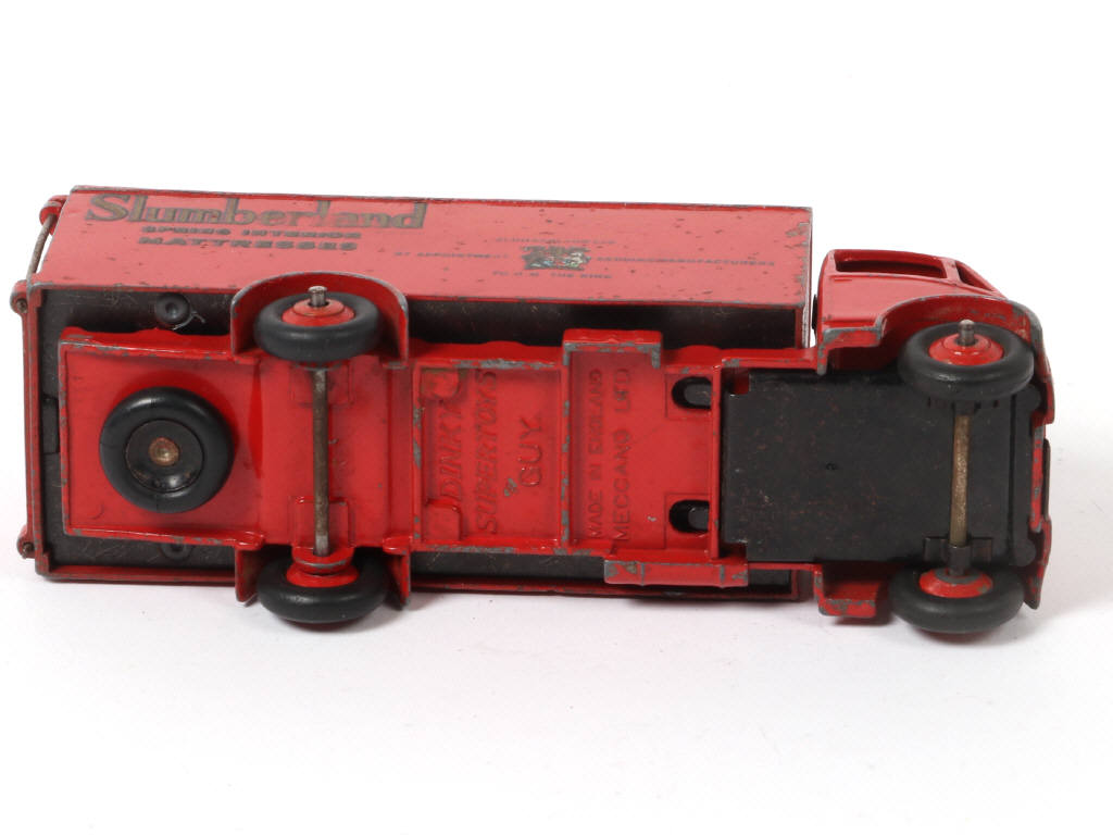 Lot 261 - DINKY TOYS (GB) (1)