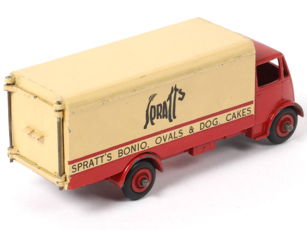 Lot 263 - DINKY TOYS (GB) (1)