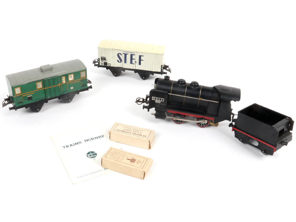 Lot 27 - HORNBY 'O' (FRANCE) (1)
