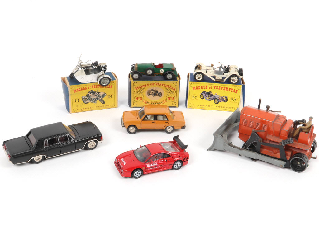 Lot 50 - DIVERS (7)