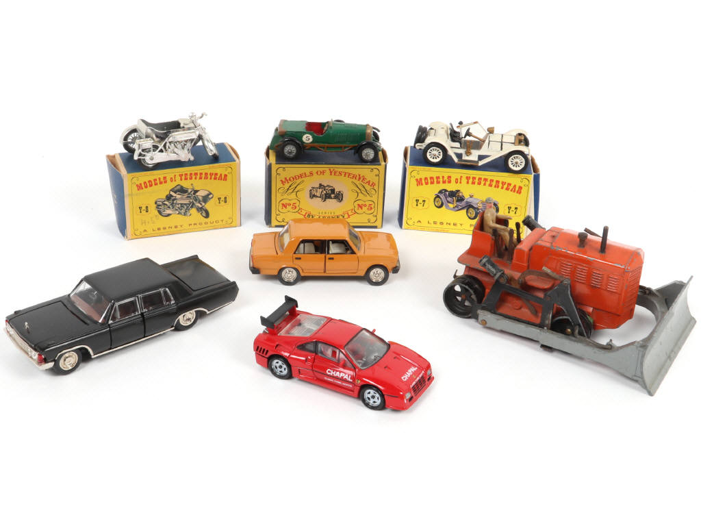 Lot 50 - DIVERS (7)
