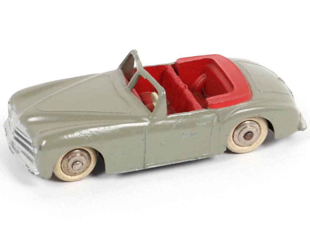 Lot 312 - DINKY TOYS (FRANCE) (1)