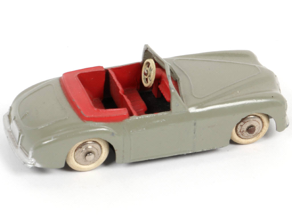 Lot 312 - DINKY TOYS (FRANCE) (1)