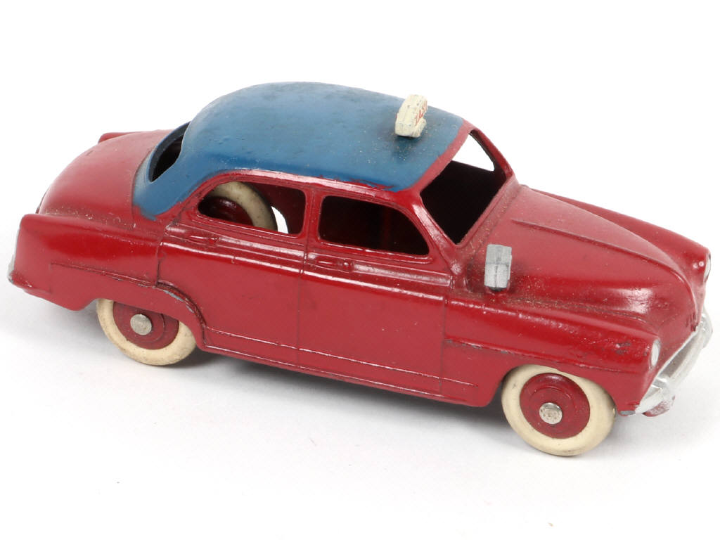 Lot 315 - DINKY TOYS (FRANCE) (1)