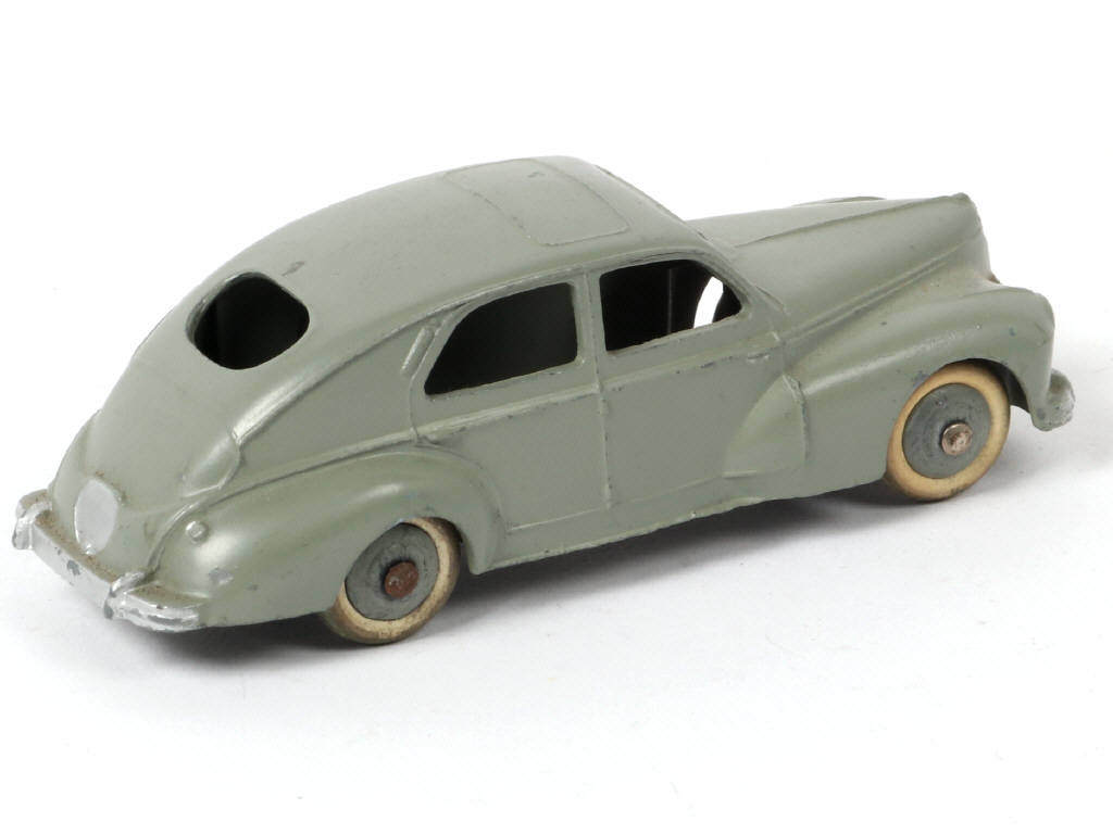 Lot 310 - DINKY TOYS (FRANCE) (1)