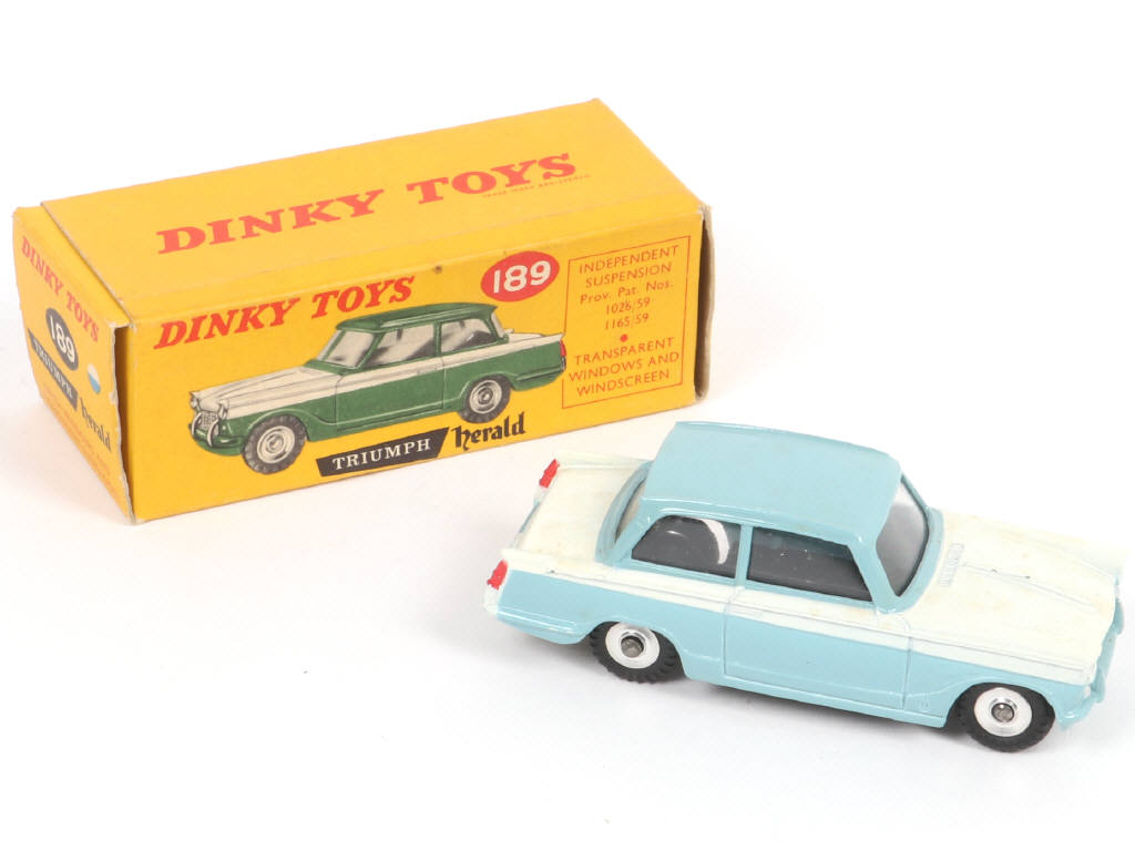 Lot 269 - DINKY TOYS (GB) (1)