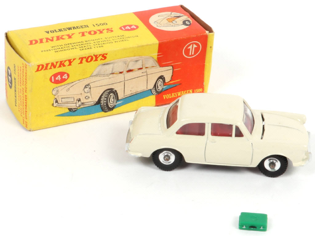 Lot 282 - DINKY TOYS (GB) (1)
