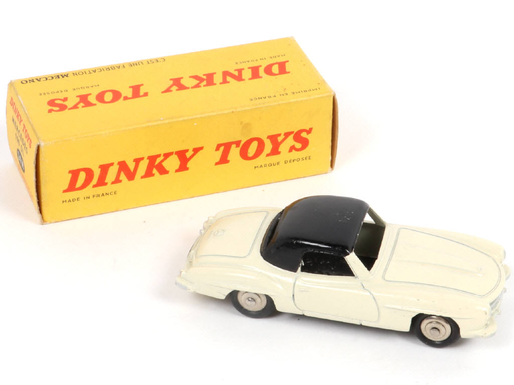 Lot 323 - DINKY TOYS (FRANCE) (1)