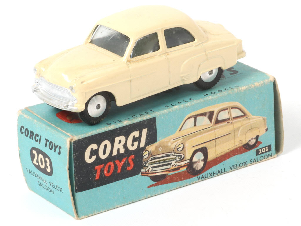 Lot 175 - CORGI TOYS (GB) (1)