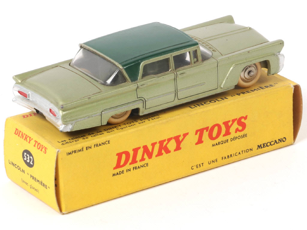 Lot 332 - DINKY TOYS (FRANCE) (1)