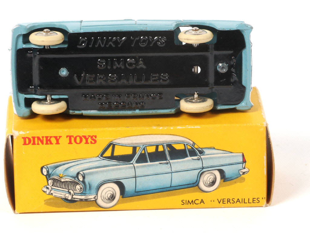 Lot 328 - DINKY TOYS (FRANCE) (1)