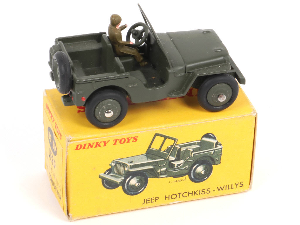 Lot 402 - DINKY TOYS (FRANCE) (1)