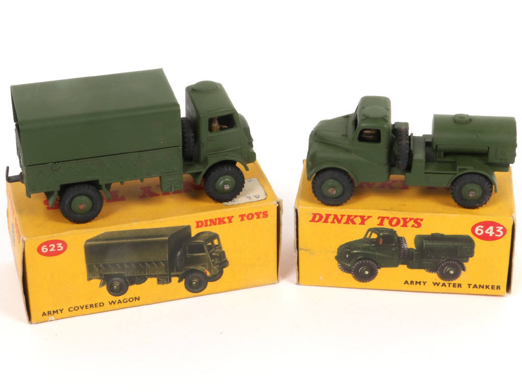 Lot 301 - DINKY TOYS (GB) (2)