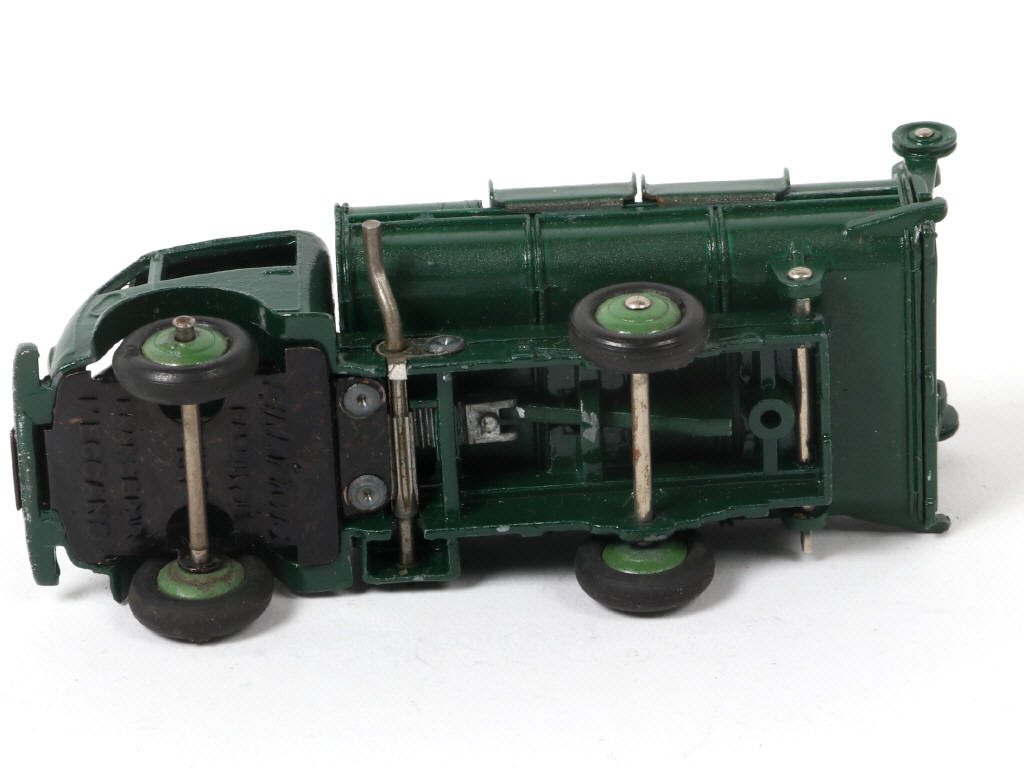 Lot 369 - DINKY TOYS (FRANCE) (1)