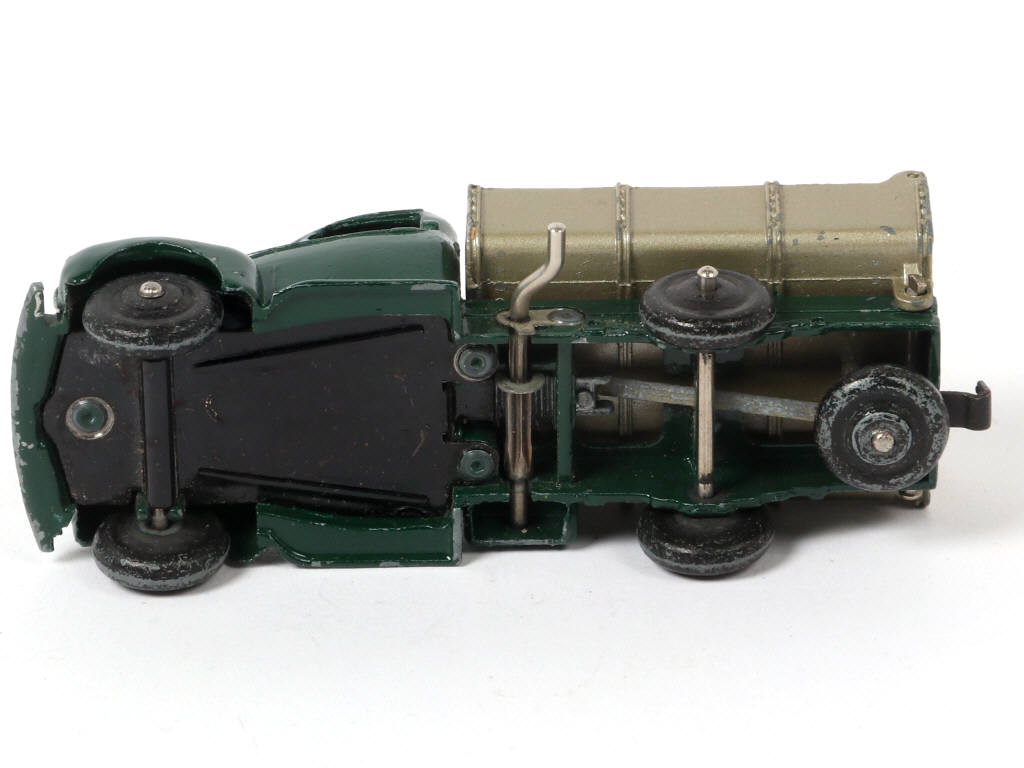 Lot 367 - DINKY TOYS (FRANCE) (1)