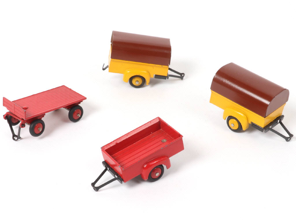 Lot 416 - DINKY TOYS (FRANCE) (4)