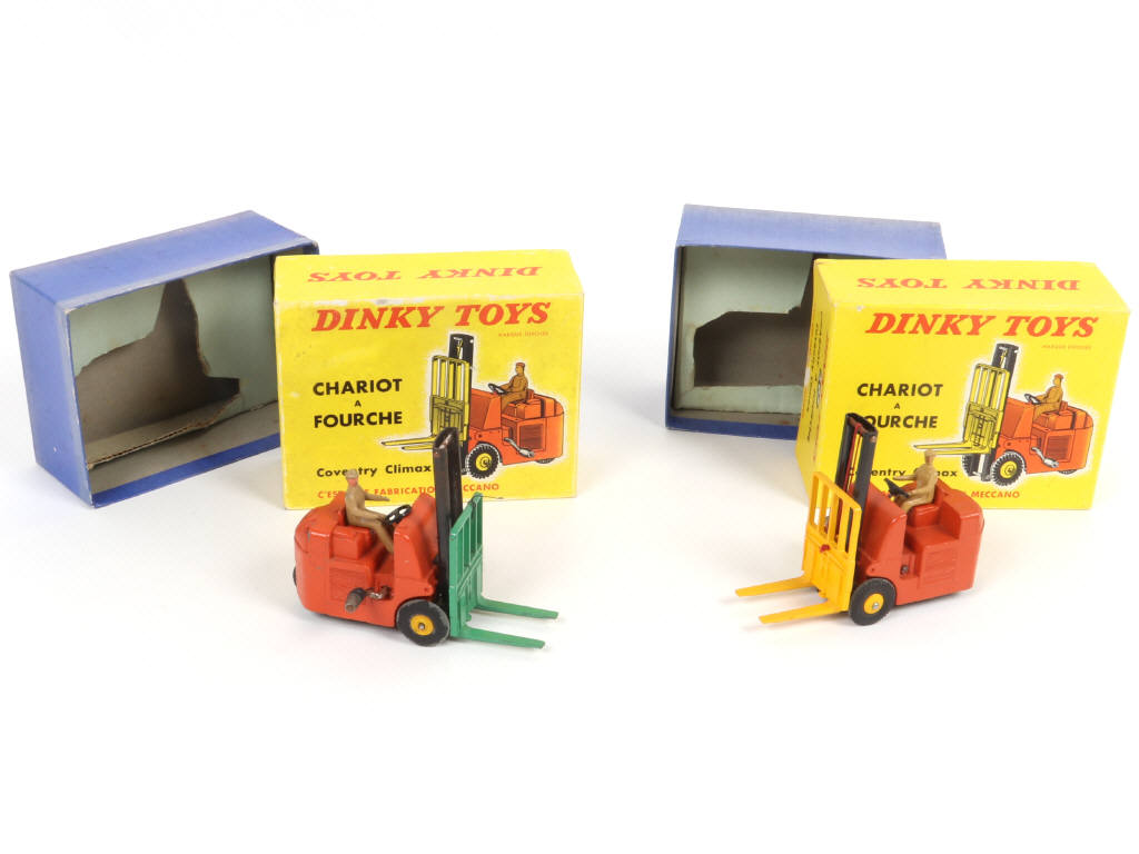 Lot 414 - DINKY TOYS (FRANCE) (2)
