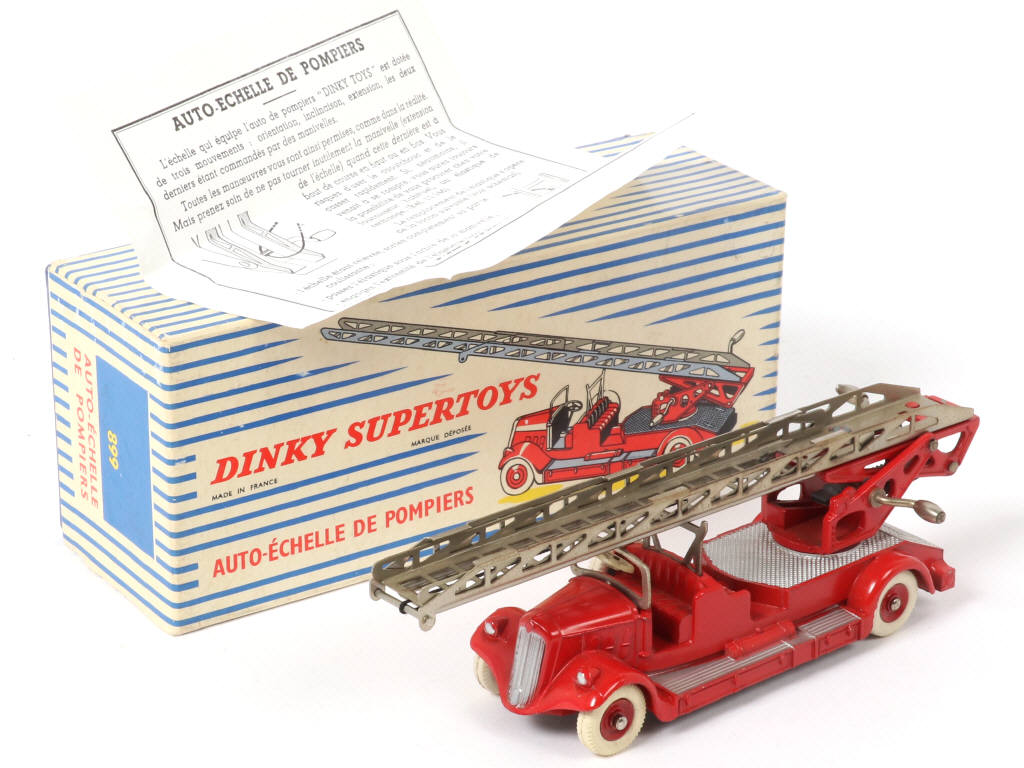 Lot 394 - DINKY TOYS (FRANCE) (1)