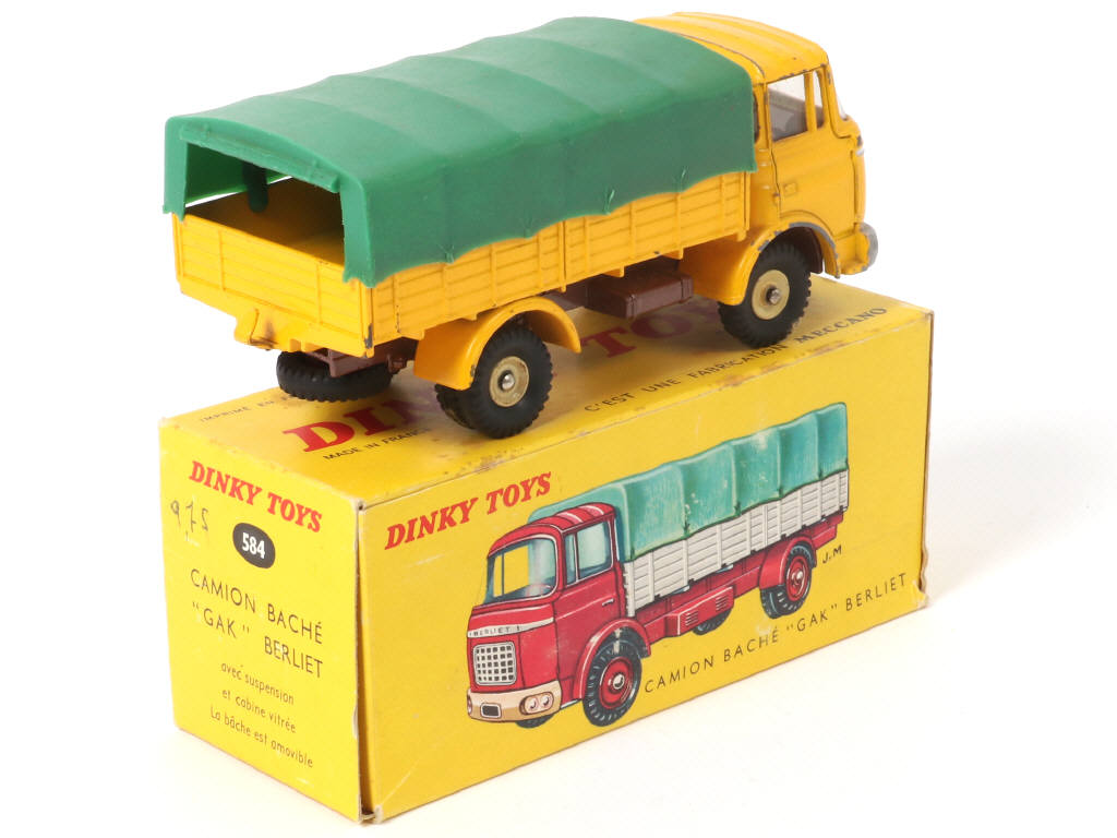 Lot 384 - DINKY TOYS (FRANCE) (1)