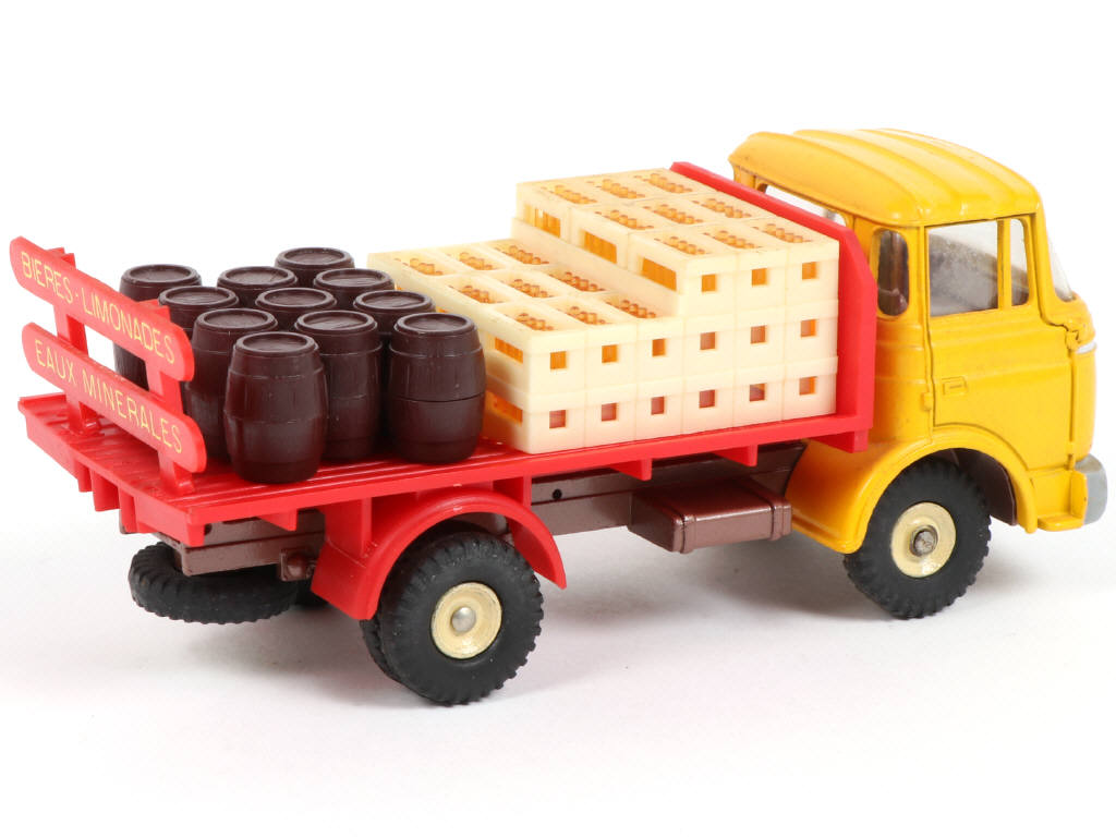 Lot 371 - DINKY TOYS (FRANCE) (1)