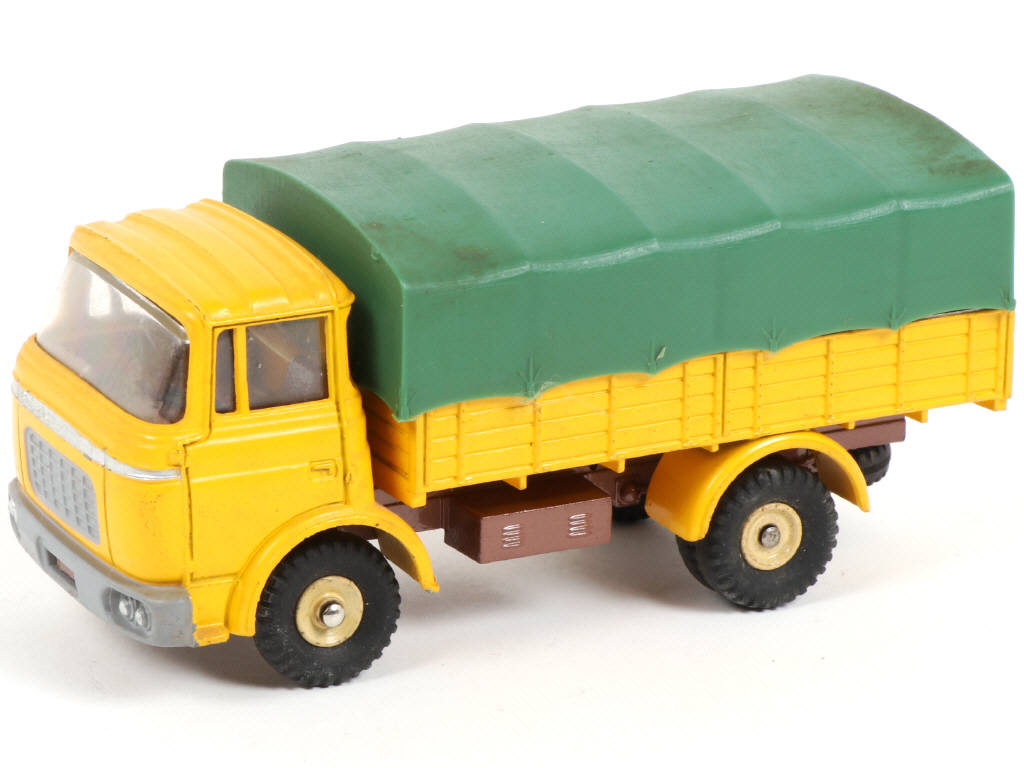 Lot 373 - DINKY TOYS (FRANCE) (1)
