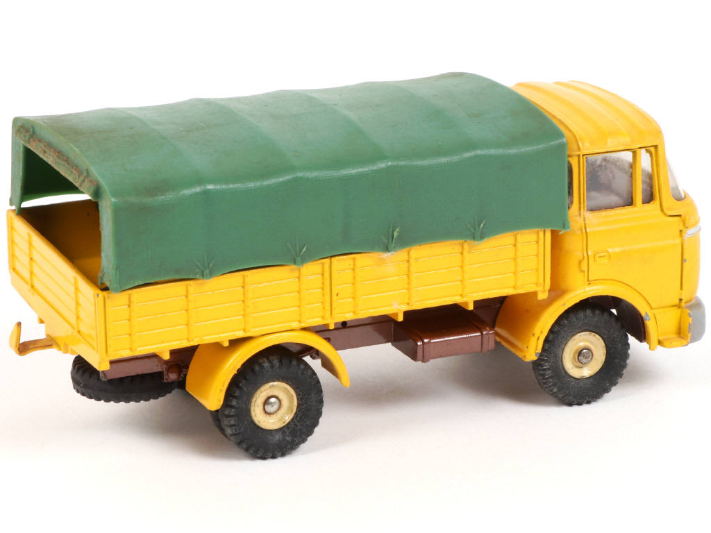 Lot 373 - DINKY TOYS (FRANCE) (1)