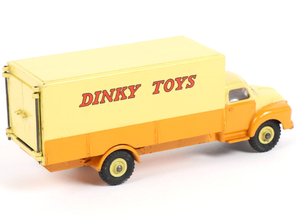 Lot 260 - DINKY TOYS (GB) (1)