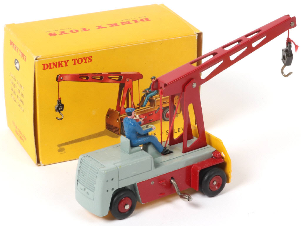 Lot 395 - DINKY TOYS (FRANCE) (1)