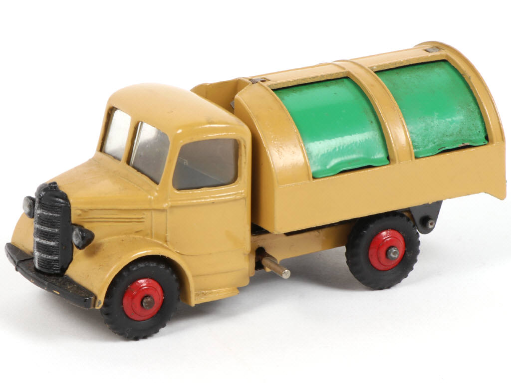 Lot 258 - DINKY TOYS (GB) (1)