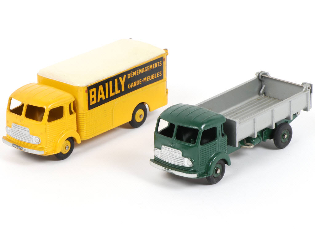 Lot 412 - DINKY TOYS (FRANCE) (2)