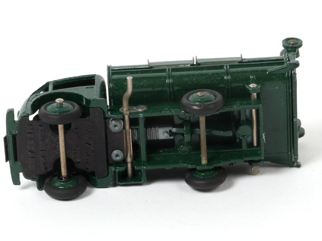 Lot 368 - DINKY TOYS (FRANCE) (1)