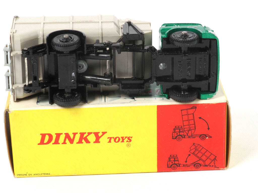 Lot 290 - DINKY TOYS (GB) (1)