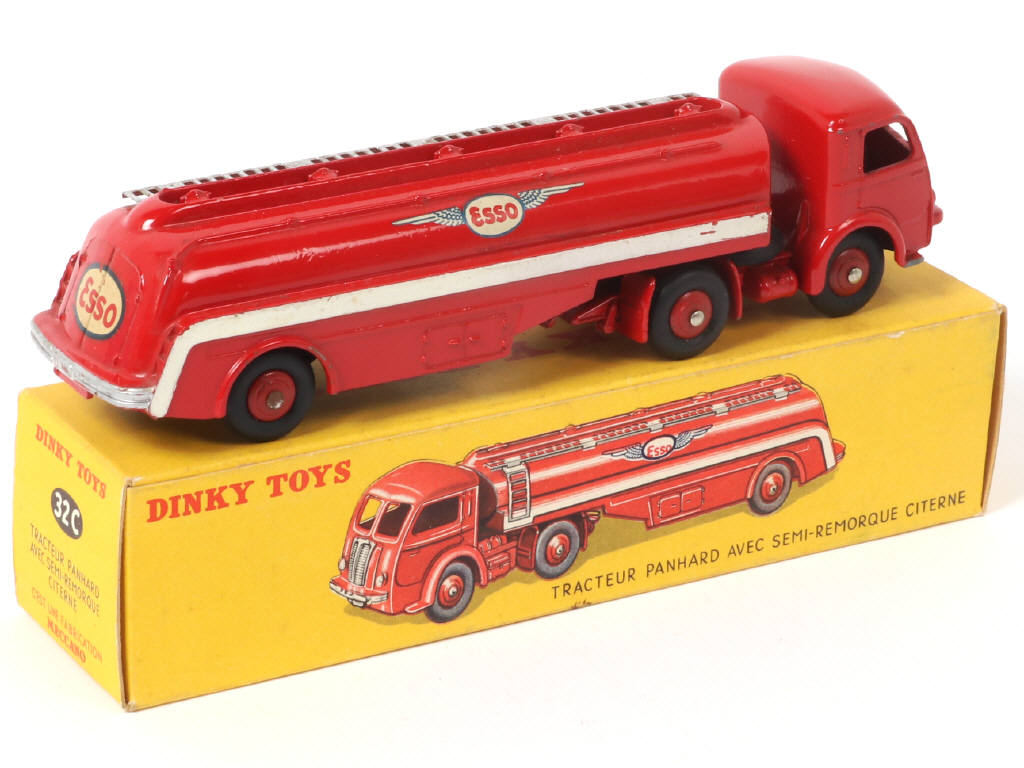 Lot 386 - DINKY TOYS (FRANCE) (1)
