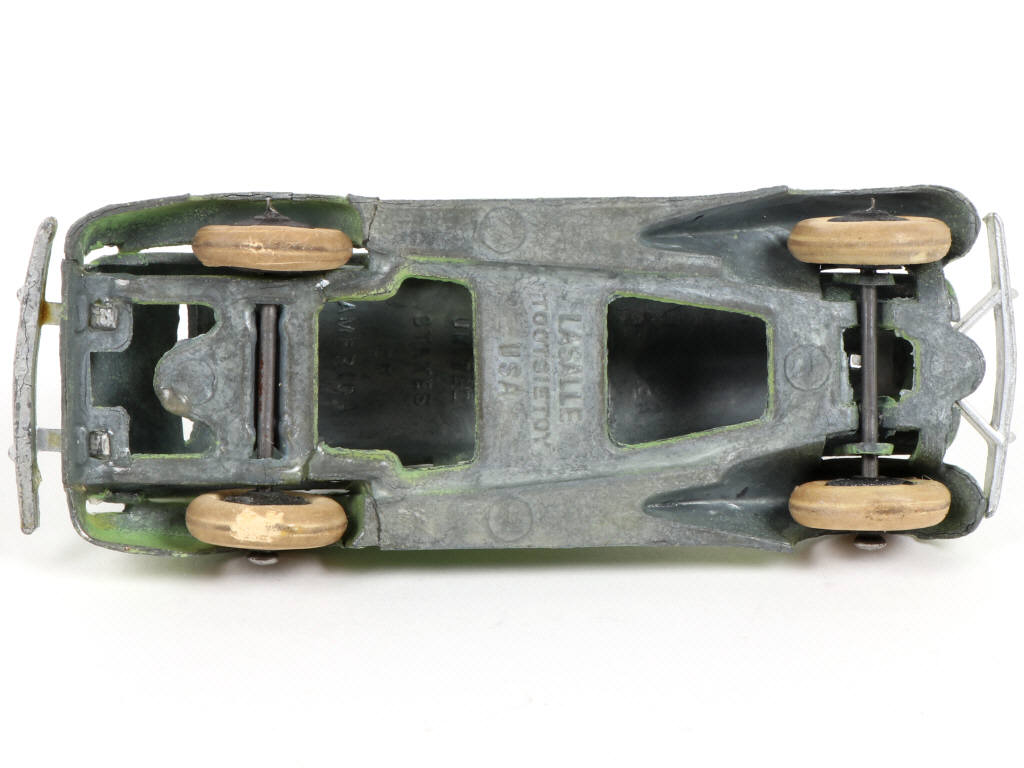 Lot 121 - TOOTSIETOY (USA) (1)