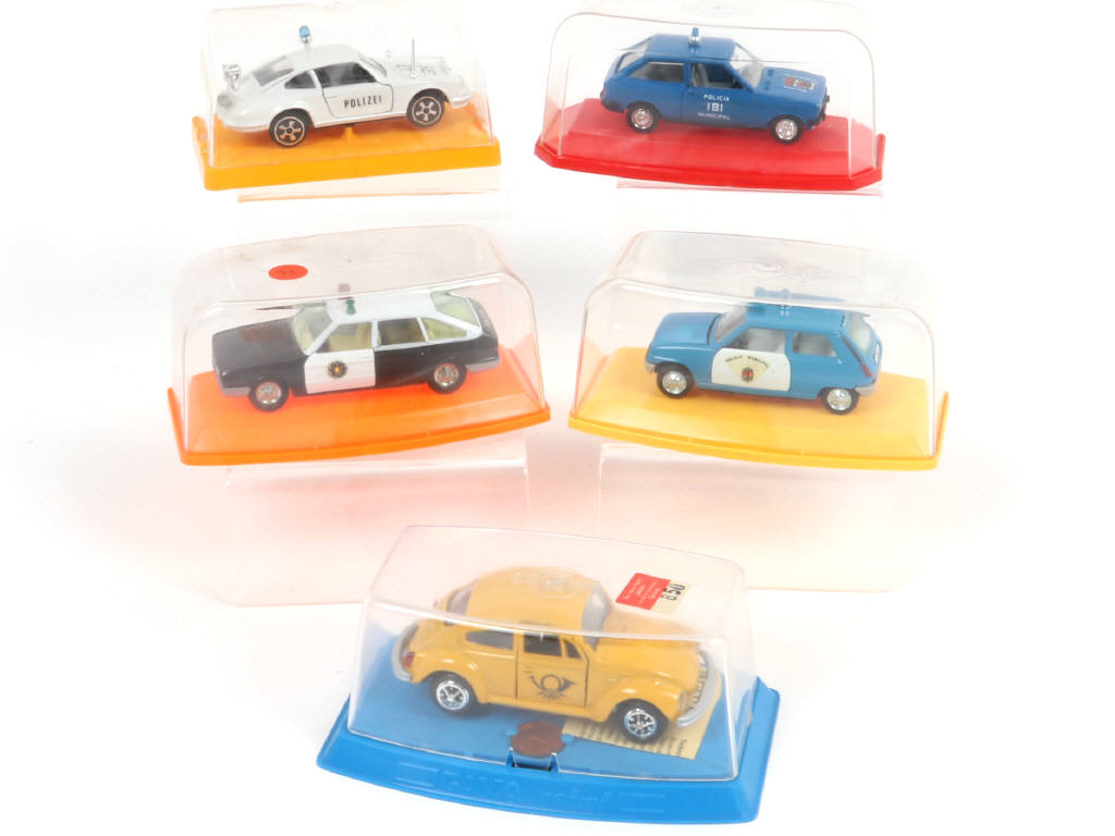 Lot 86 - DIVERS (5)