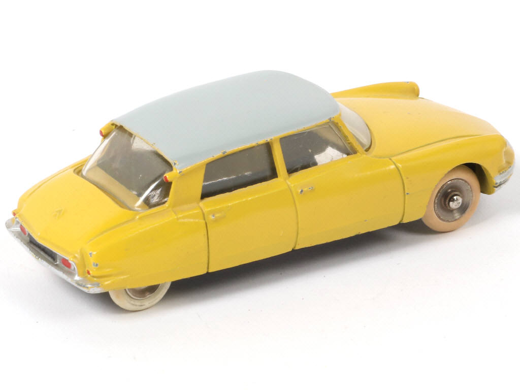Lot 293 - DINKY TOYS (FRANCE) (1)