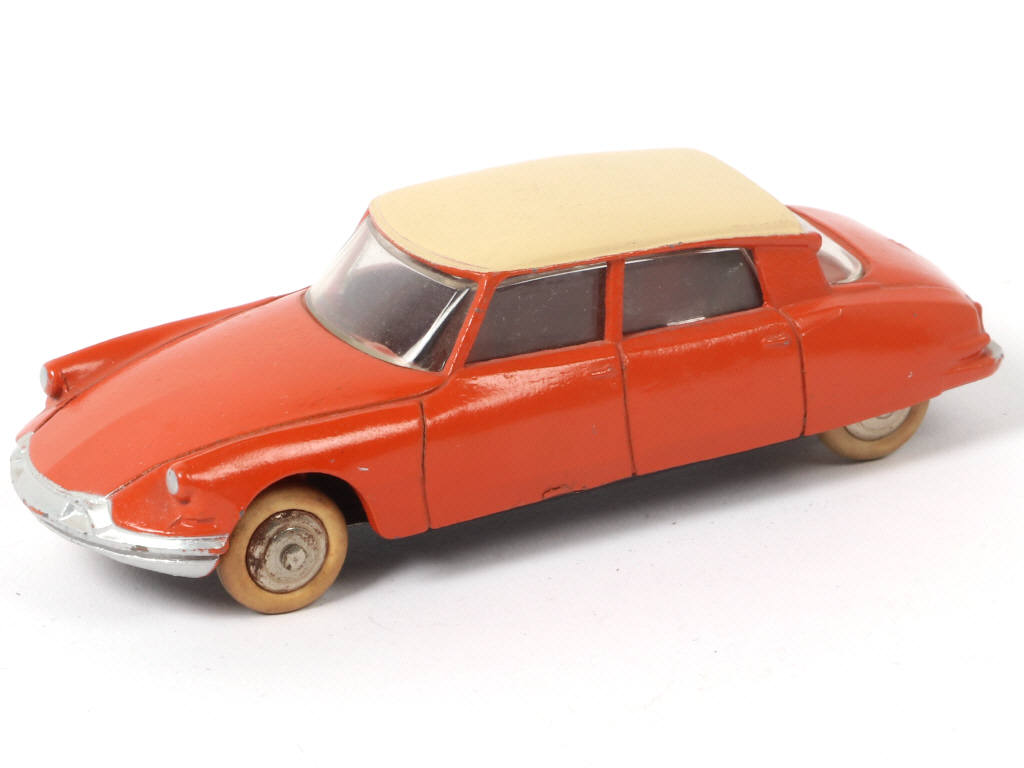 Lot 292 - DINKY TOYS (FRANCE) (1)