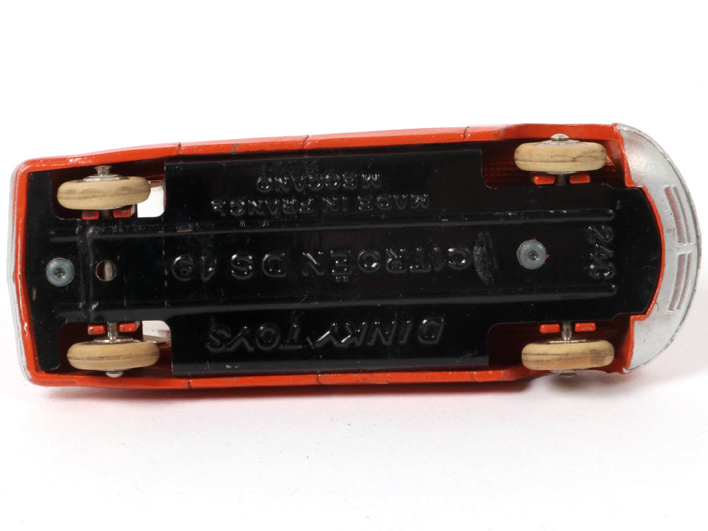 Lot 292 - DINKY TOYS (FRANCE) (1)