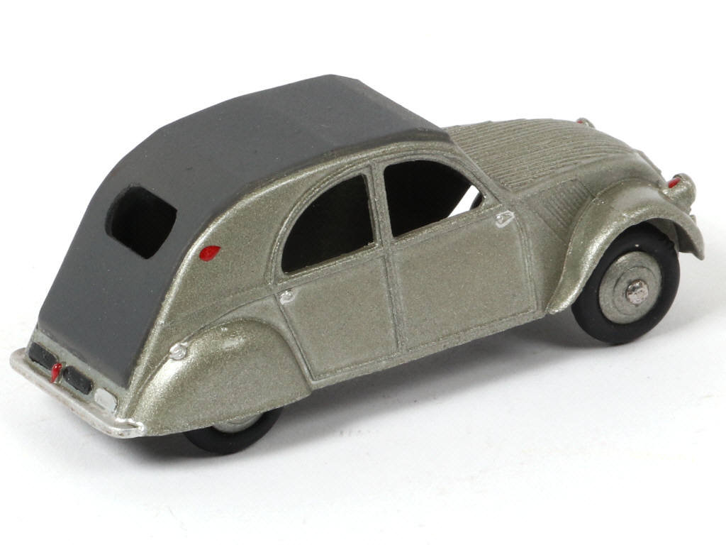 Lot 298 - DINKY TOYS (FRANCE) (1)