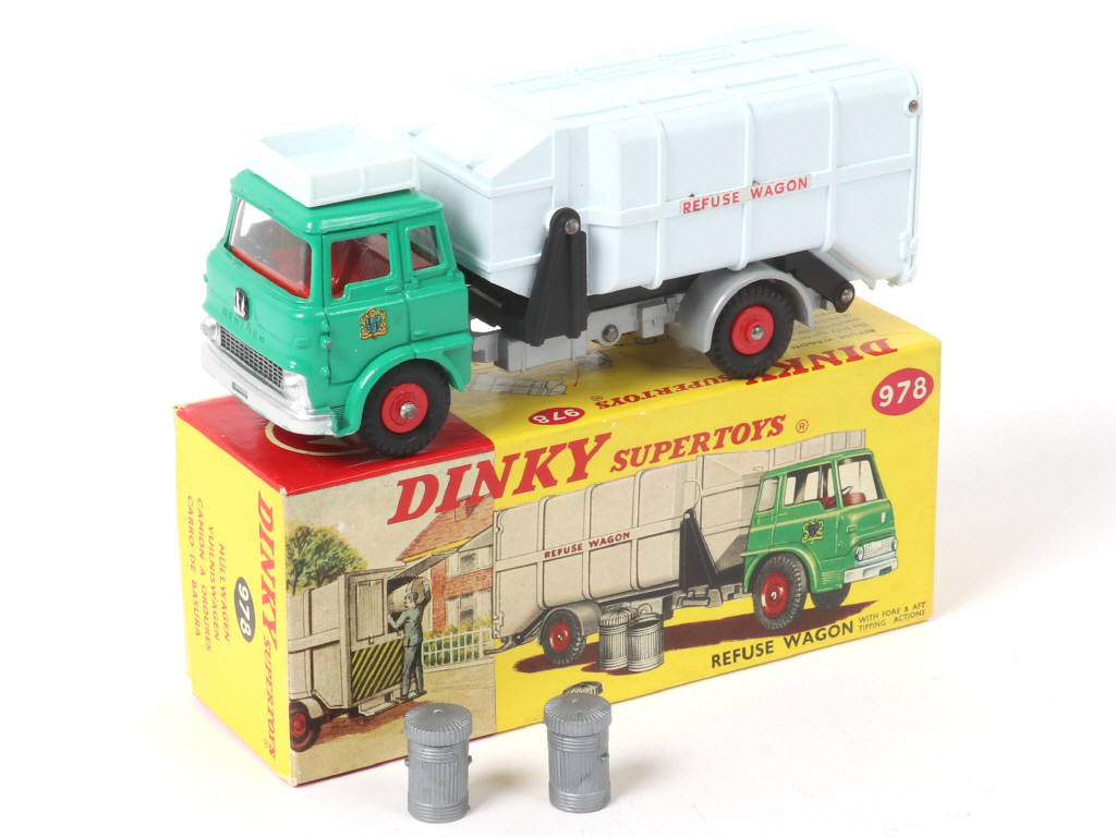 Lot 245 - DINKY TOYS (GB) (1)