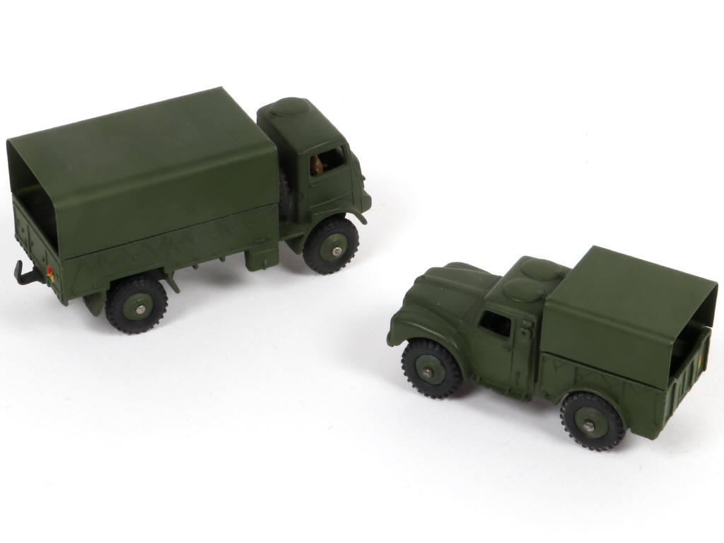 Lot 256 - DINKY TOYS (GB) (2)