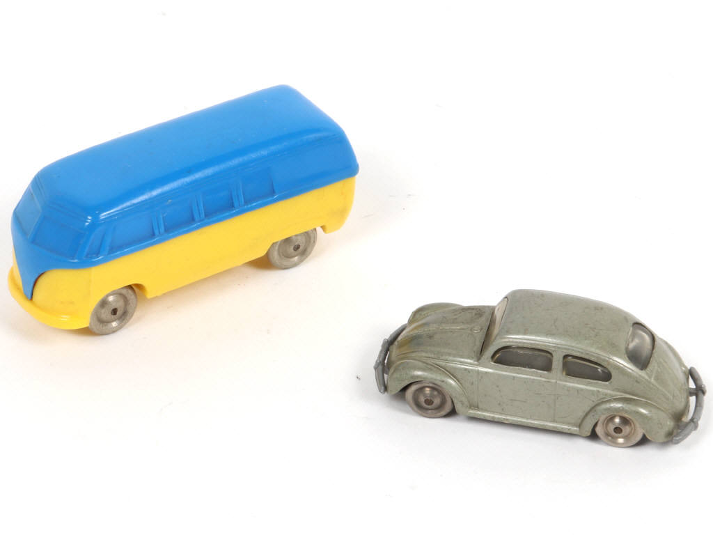 Lot 88 - LEGO (DANEMARK) (2)