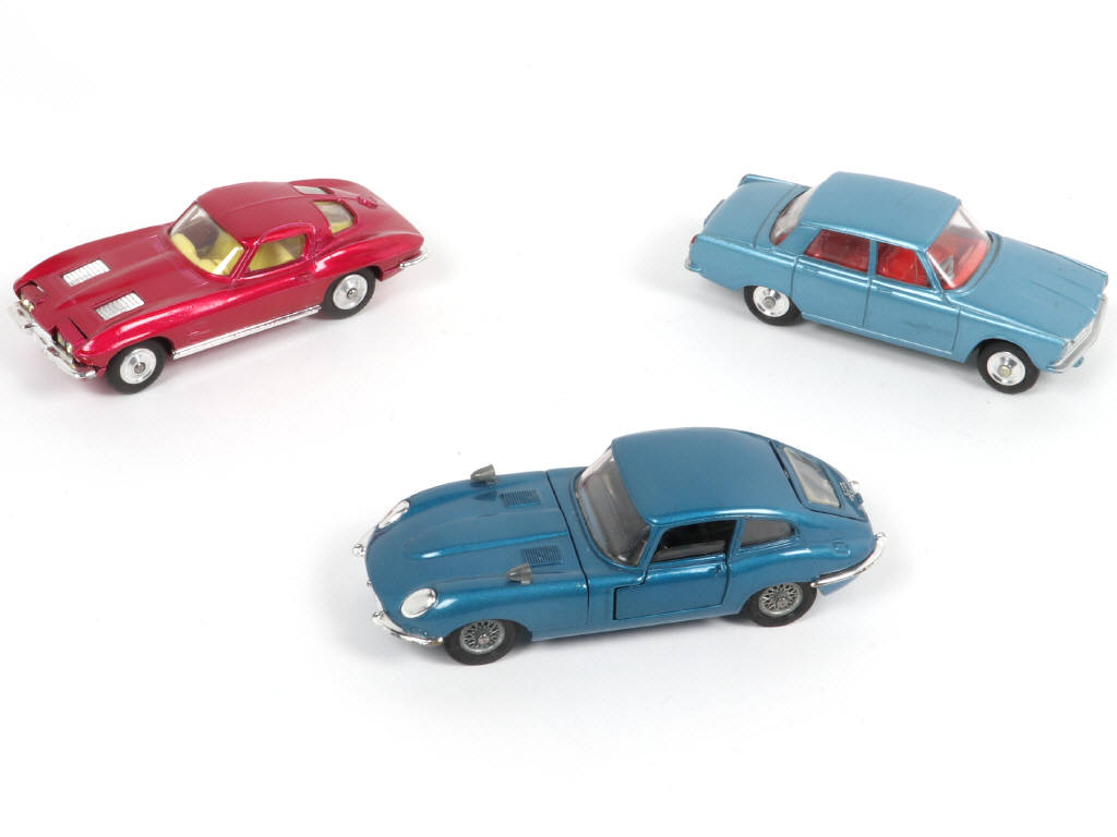 Lot 133 - CORGI TOYS (GB) (3)