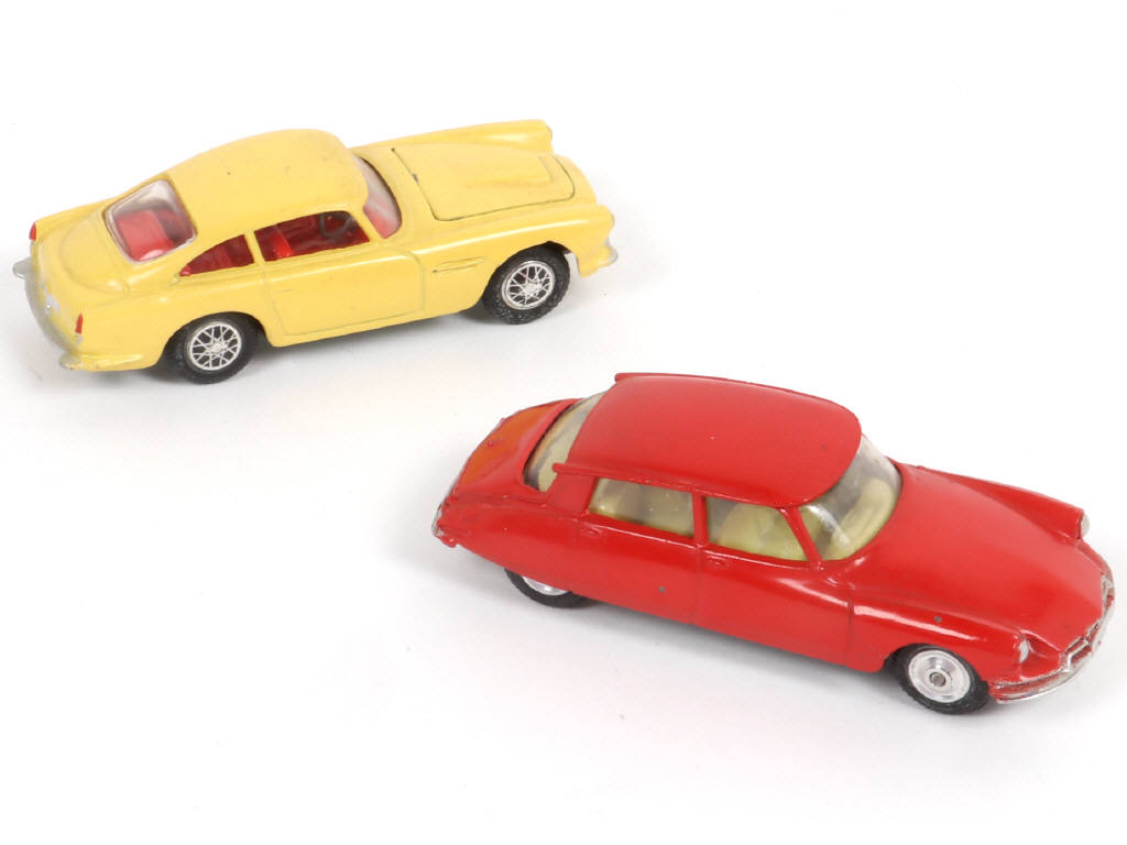 Lot 168 - CORGI TOYS (GB) (2)