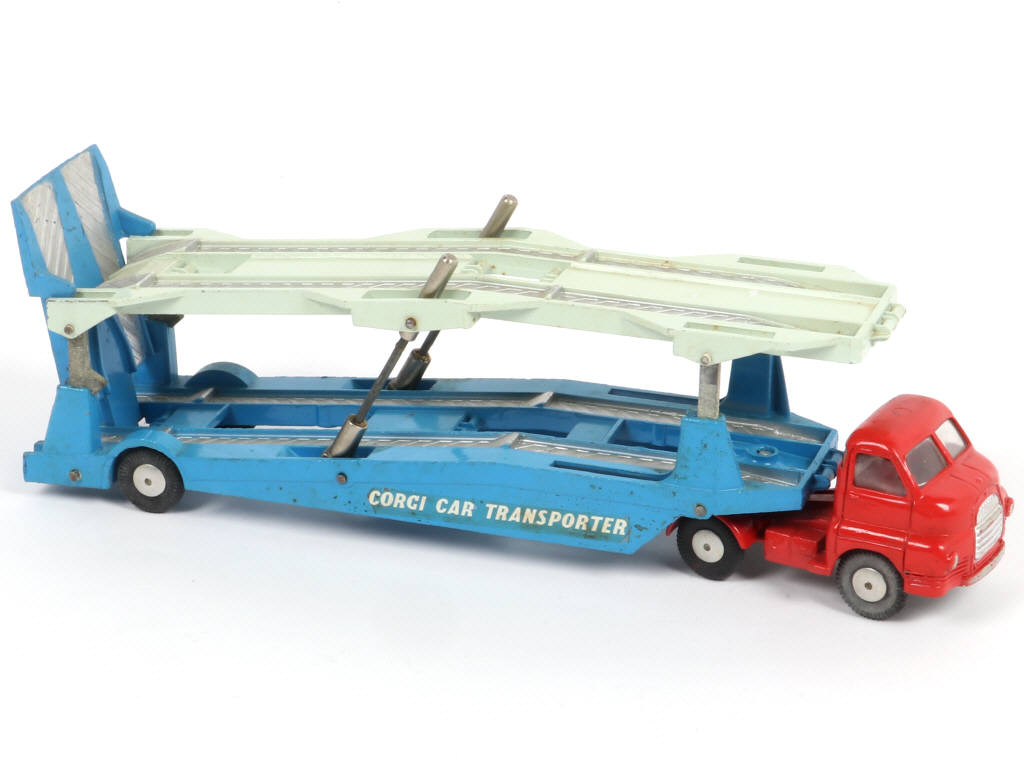 Lot 162 - CORGI TOYS (GB) (1)