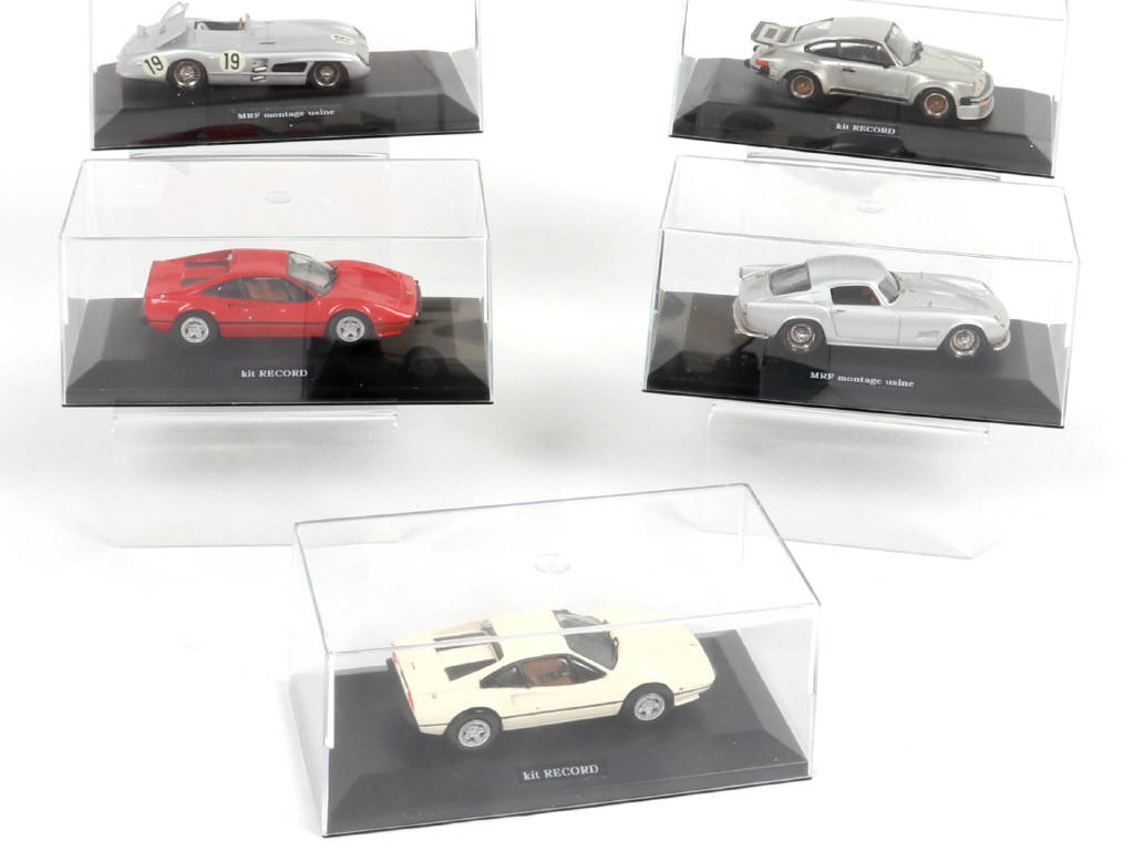 Lot 88 - DIVERS (5)