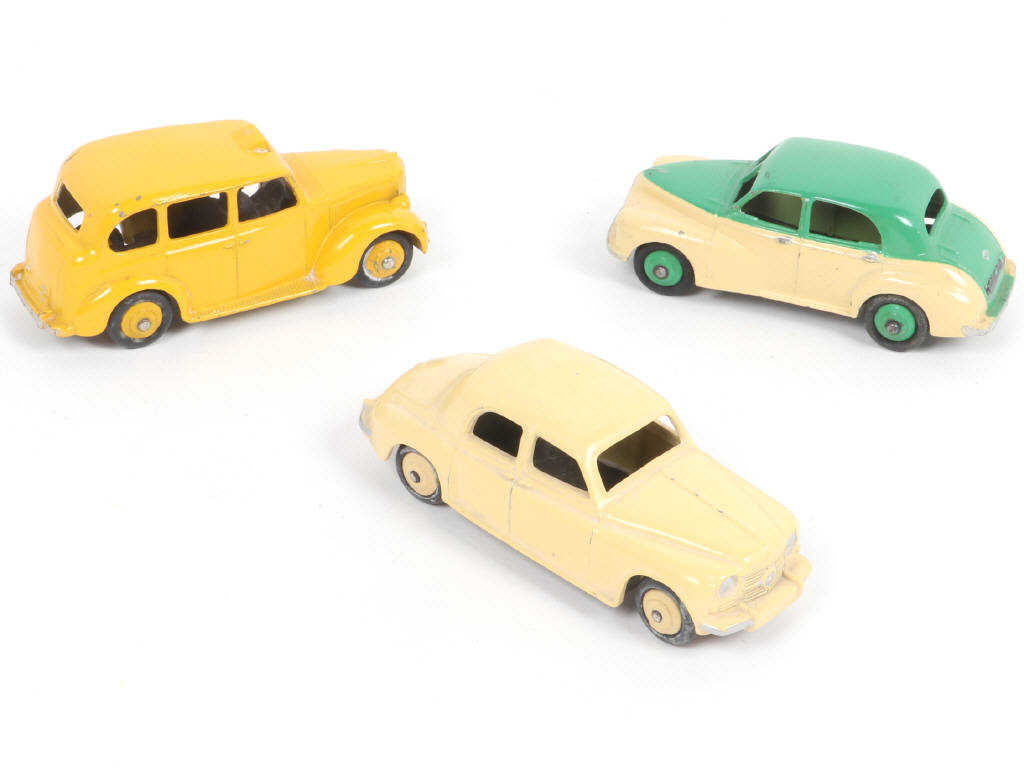 Lot 349 - DINKY TOYS (GB) (3)