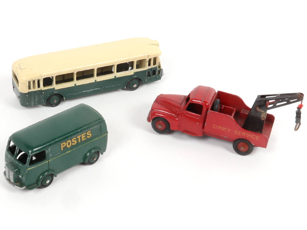 Lot 434 - DINKY TOYS (FRANCE) (3)