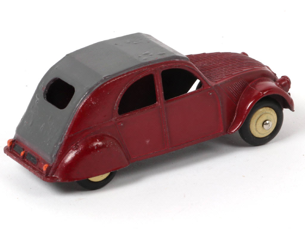 Lot 398 - DINKY TOYS (FRANCE) (1)