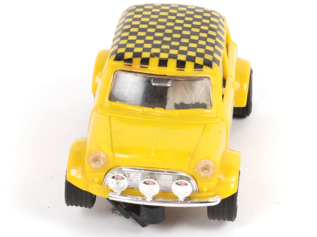 Lot 45 - SCALEXTRIC (FRANCE) (3)